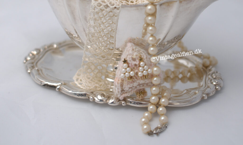 Det bedste strikunderlag for klipsøreringe er hulmønsterstrik 